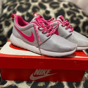 Nike Rosherun (GS) 💕